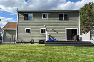 28 Doe Farm Ln, Newmarket, NH 03857 - Photo 4