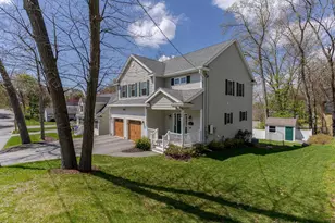 196 Dallaire St, Manchester, NH 03104 - Photo 1