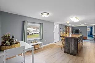 206 Friendship Ave, Pembroke, NH 03275 - Photo 10