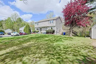 46 Windham Rd, Hudson, NH 03051 - Photo 2