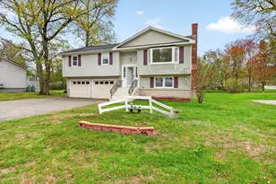 27 Townsend Ave, Salem, NH 03079 - Photo 4