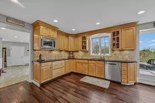 137 Sargent Rd, Holderness, NH 03245 - Photo 10