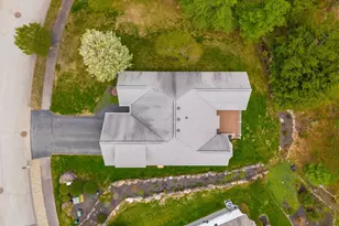 100 Sterling Dr, Laconia, NH 03246 - Photo 14
