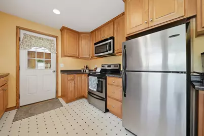 199 Coral Avenue, Manchester, NH 03104 - Photo 2