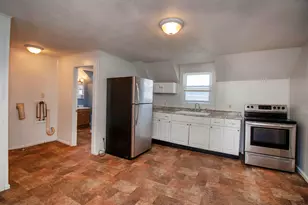 334 Massabesic St, Manchester, NH 03103 - Photo 8