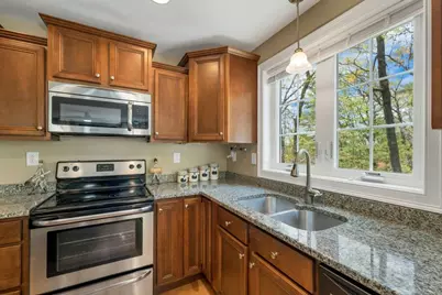 72 Circuit Street, Manchester, NH 03103 - Photo 14