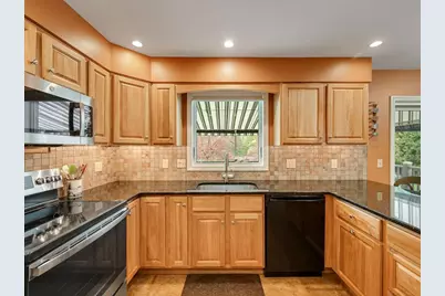 2 Iris Street, Essex, VT 05452 - Photo 6