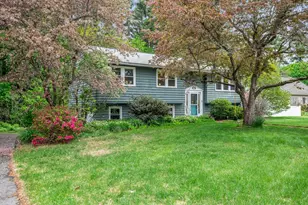 9 Sunrise Dr, Hudson, NH 03051 - Photo 2