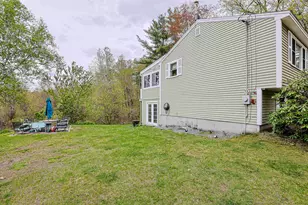 80 Hovey Rd, Londonderry, NH 03053 - Photo 6