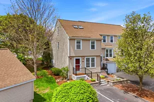 7 Sundown Dr, Derry, NH 03038 - Photo 2