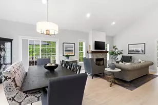 28 Greenvale Dr, Stratham, NH 03885 - Photo 8