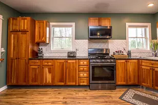 93 Elm St, Lancaster, NH 03584 - Photo 4