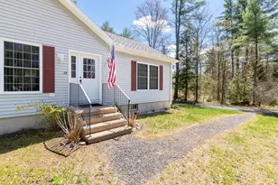 39 Win-Wood Dr, Barnstead, NH 03225 - Photo 2
