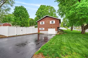 130 Colgate Rd, Nashua, NH 03064 - Photo 4