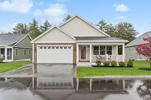 14 Mulberry Ln, Epping, NH 03042 - Photo 2