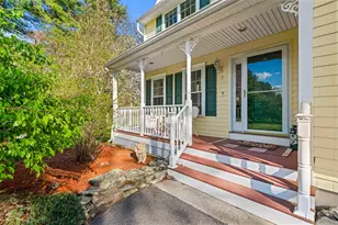 5 Spicebush Cir, Litchfield, NH 03052 - Photo 2