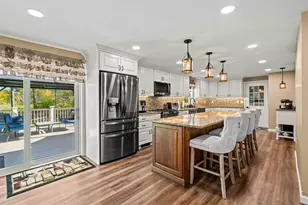 5 Spicebush Cir, Litchfield, NH 03052 - Photo 10