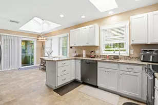 34 Beverly Dr, Manchester, NH 03104 - Photo 6