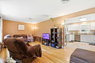 34 Beverly Dr, Manchester, NH 03104 - Photo 4