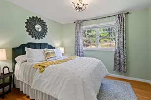 28 Bradford Cir, Hudson, NH 03051 - Photo 14