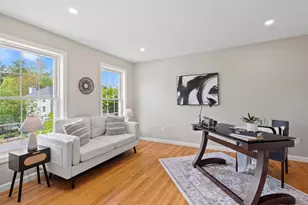 28 Bradford Cir, Hudson, NH 03051 - Photo 4