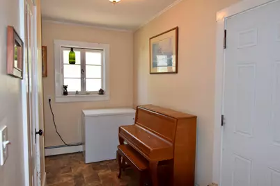 33 Court Street, Newport, NH 03773 - Photo 8