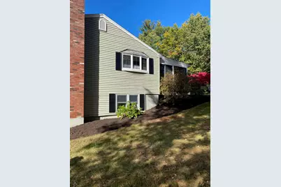 676 Cohas Avenue, Manchester, NH 03109 - Photo 4