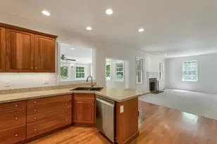 281 New Boston Rd, Bedford, NH 03110 - Photo 10