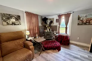 160 Elm St, Claremont, NH 03743 - Photo 18