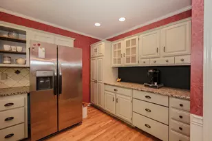 31 Stanstead Pl, Nashua, NH 03063 - Photo 4