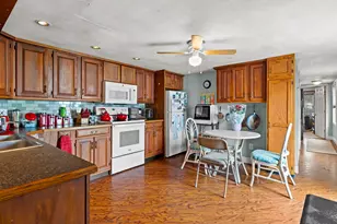 53 Hilton Ave, Exeter, NH 03833 - Photo 6