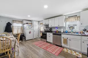 35 Green St, Somersworth, NH 03878 - Photo 8
