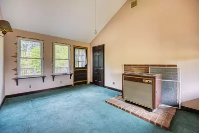 95 Gilcreast Road, Londonderry, NH 03053 - Photo 2