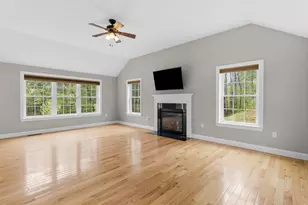 10 Wood Cir, Goffstown, NH 03045 - Photo 18