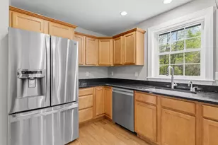 10 Wood Cir, Goffstown, NH 03045 - Photo 10