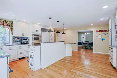 19 Winterberry Drive, Amherst, NH 03031 - Photo 6