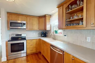 31 Aaron Dr, Manchester, NH 03109 - Photo 10