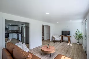126 Watson Rd, Dover, NH 03820 - Photo 8