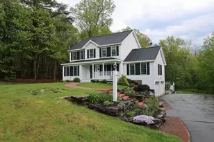 19 Burgess Dr, Litchfield, NH 03052 - Photo 2