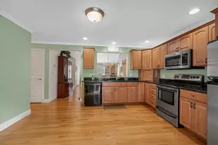 22 Town Village Dr, Salem, NH 03079 - Photo 10