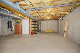 22 Town Village Dr, Salem, NH 03079 - Photo 32