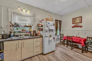 35 Jackson St, Littleton, NH 03561 - Photo 24