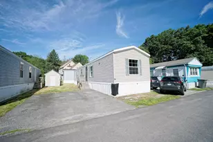 34 Policy Ln, Salem, NH 03079 - Photo 2