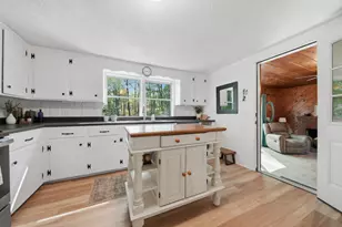 4 Tinker Rd, Merrimack, NH 03054 - Photo 2