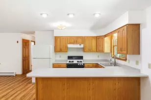 83 Hampstead Rd, Sandown, NH 03873 - Photo 18