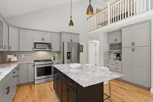 6 Betty Ln, Stratham, NH 03885 - Photo 14