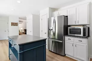 192 Streamside Dr, Manchester, NH 03102 - Photo 14