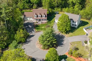 192 Streamside Dr, Manchester, NH 03102 - Photo 2
