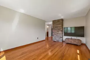 218 Brookside Dr, Hartford, VT 05001 - Photo 16