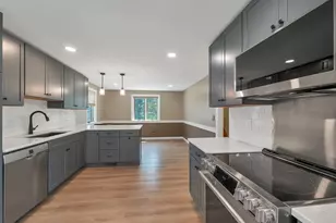 218 Brookside Dr, Hartford, VT 05001 - Photo 4